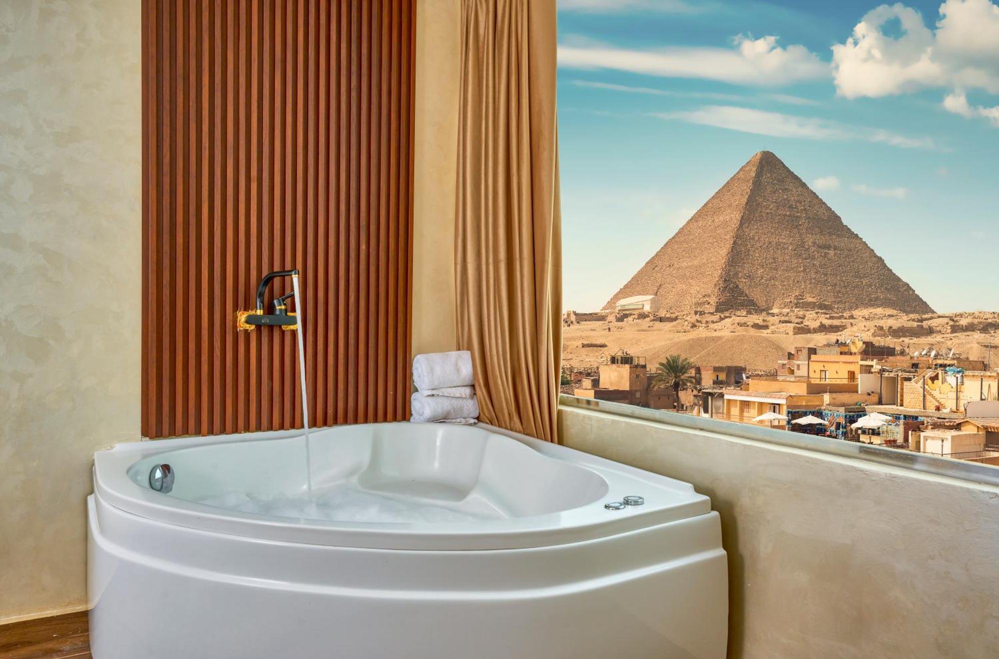 Cleopatra Tower Pyramid View Hotel Kafrat al Jabal ภายนอก รูปภาพ